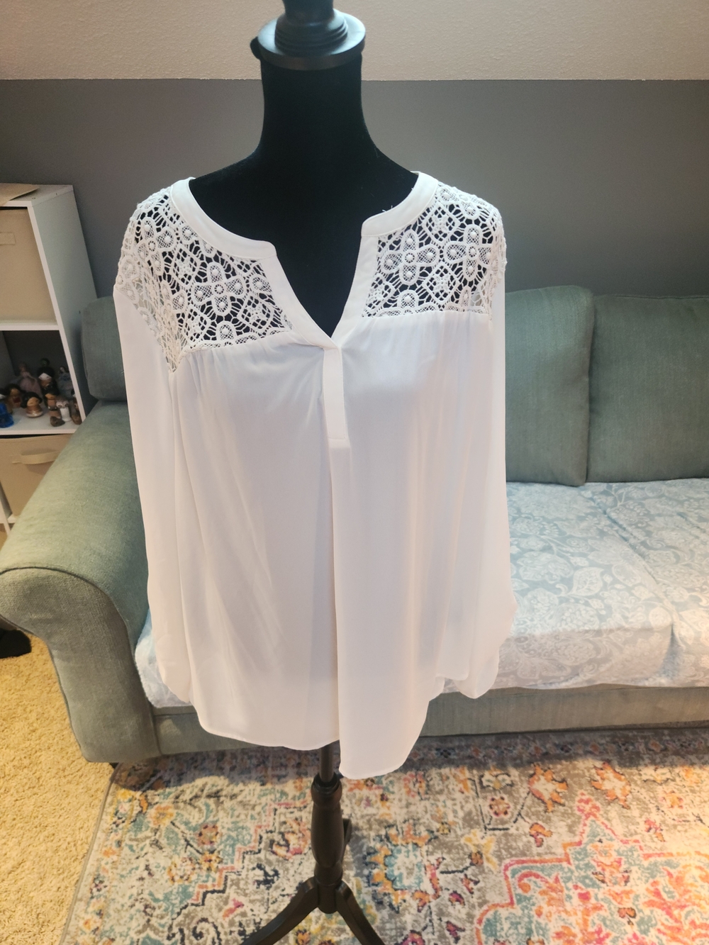 Daniel Rainn White Crochet Yoke Blouse  Great Condition XL